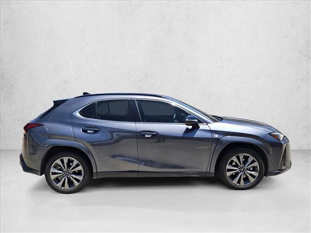 Lexus UX 2024