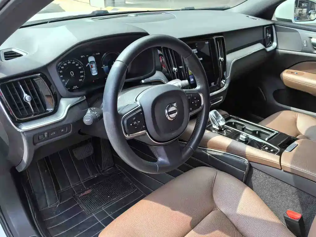 Volvo S60 2022
