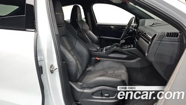 Porsche Cayenne 2022