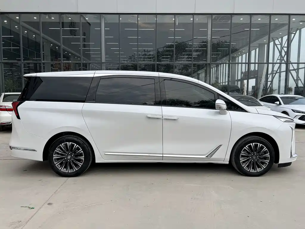 Buick GL8 2025