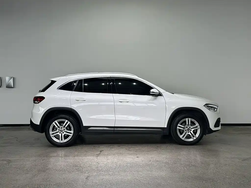 Mercedes-Benz GLA 2023