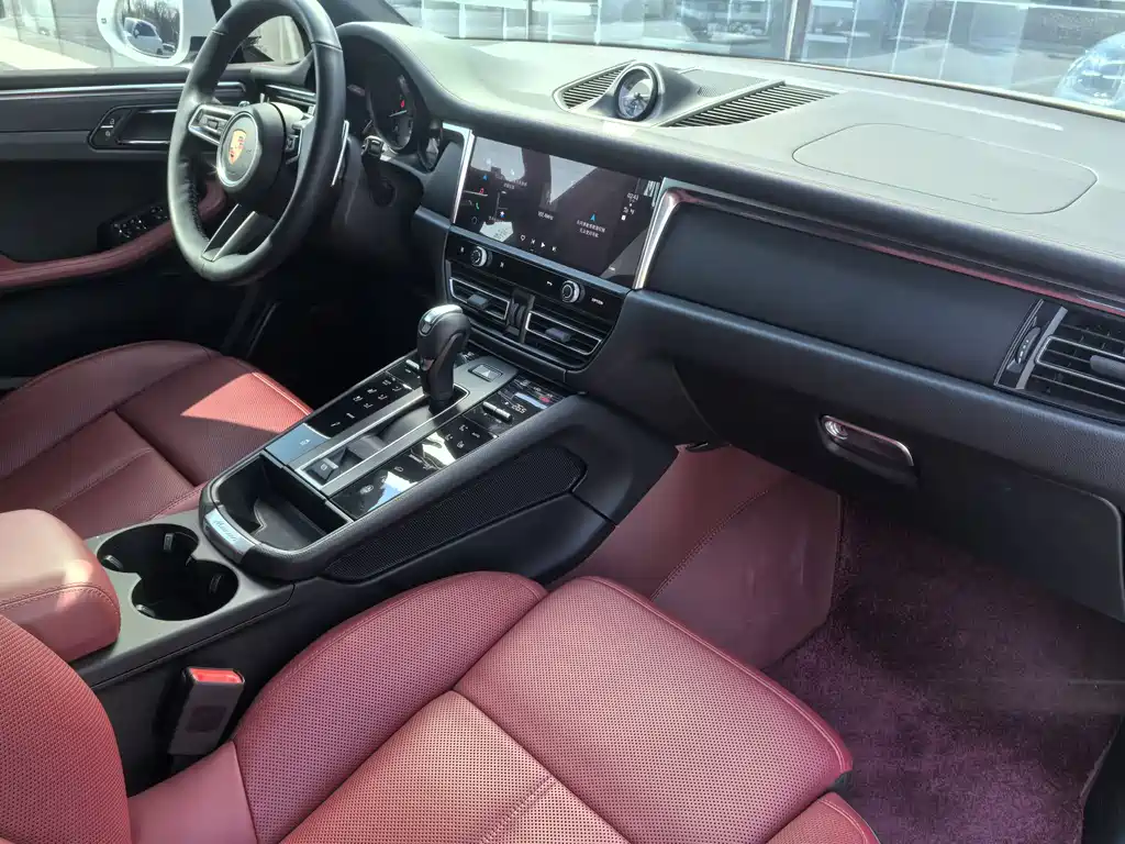 Porsche Macan 2025