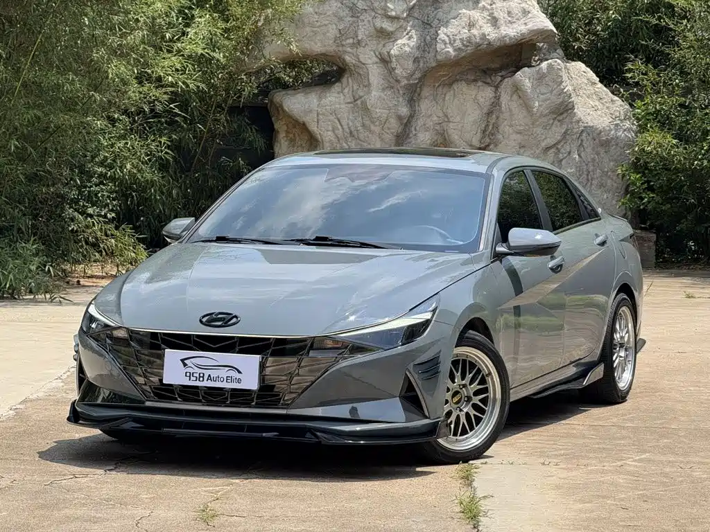 Hyundai Elantra 2022