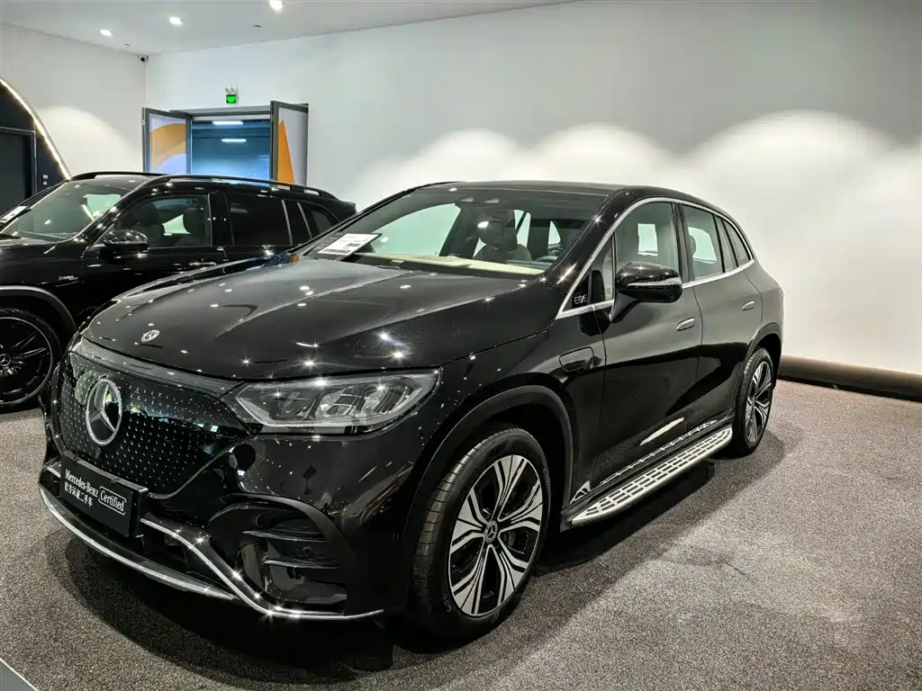 Mercedes-Benz EQE SUV 2025