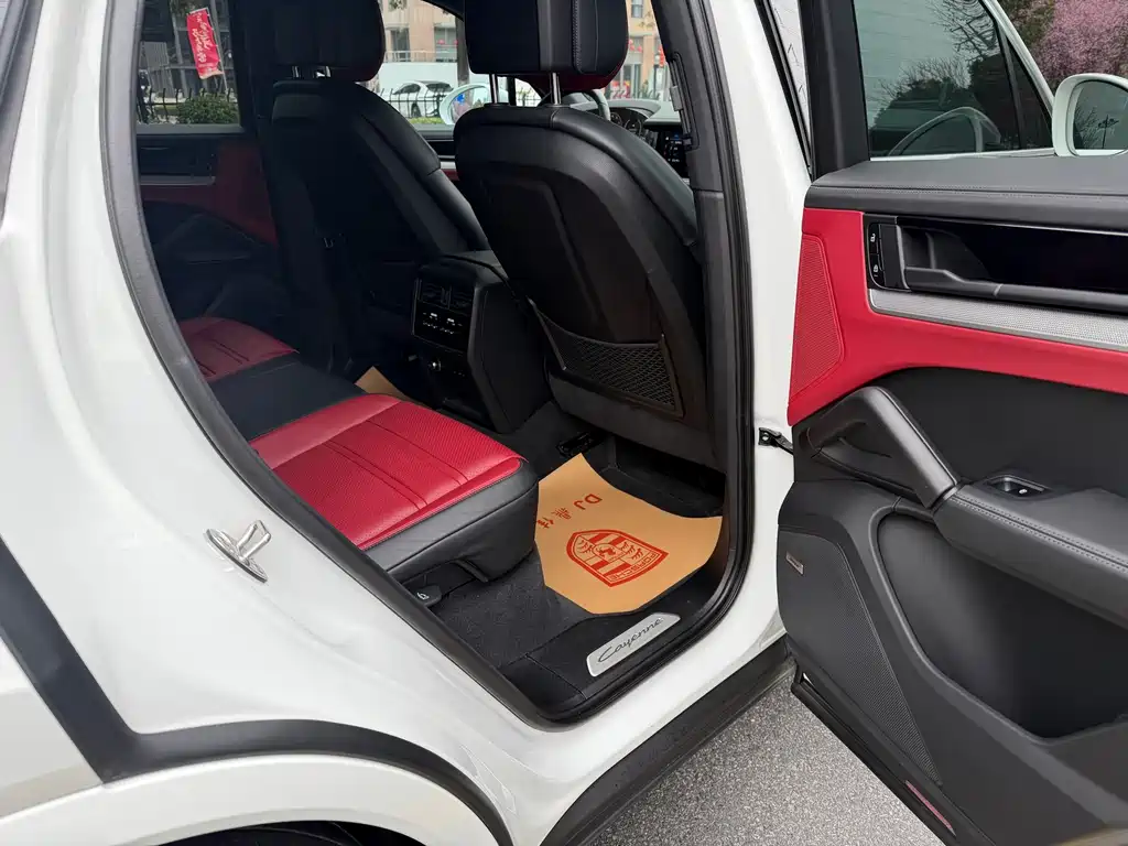 Porsche Cayenne 2024