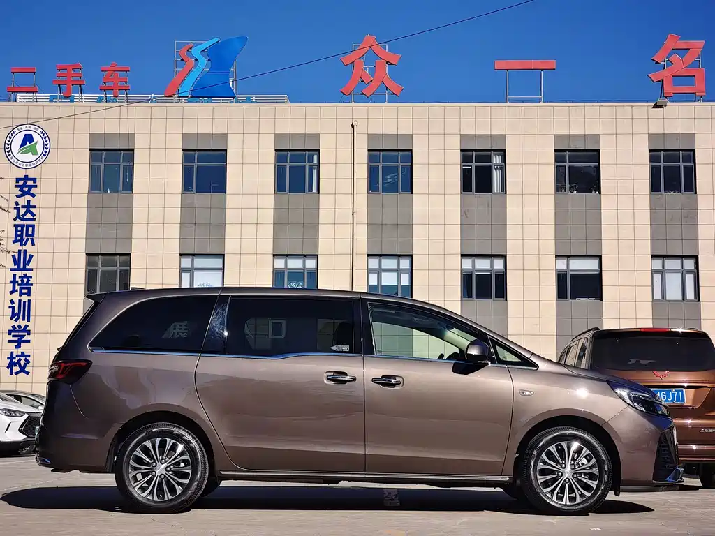 Buick GL8 2023