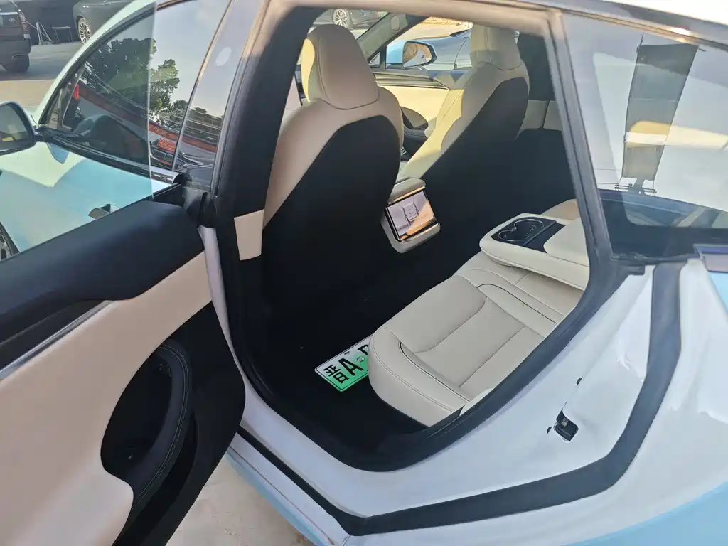 Tesla Model S 2023