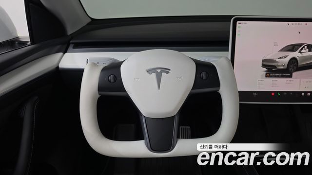 Tesla Model Y 2024