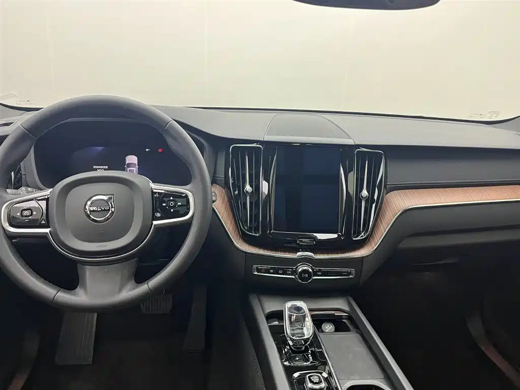Volvo XC60 2024