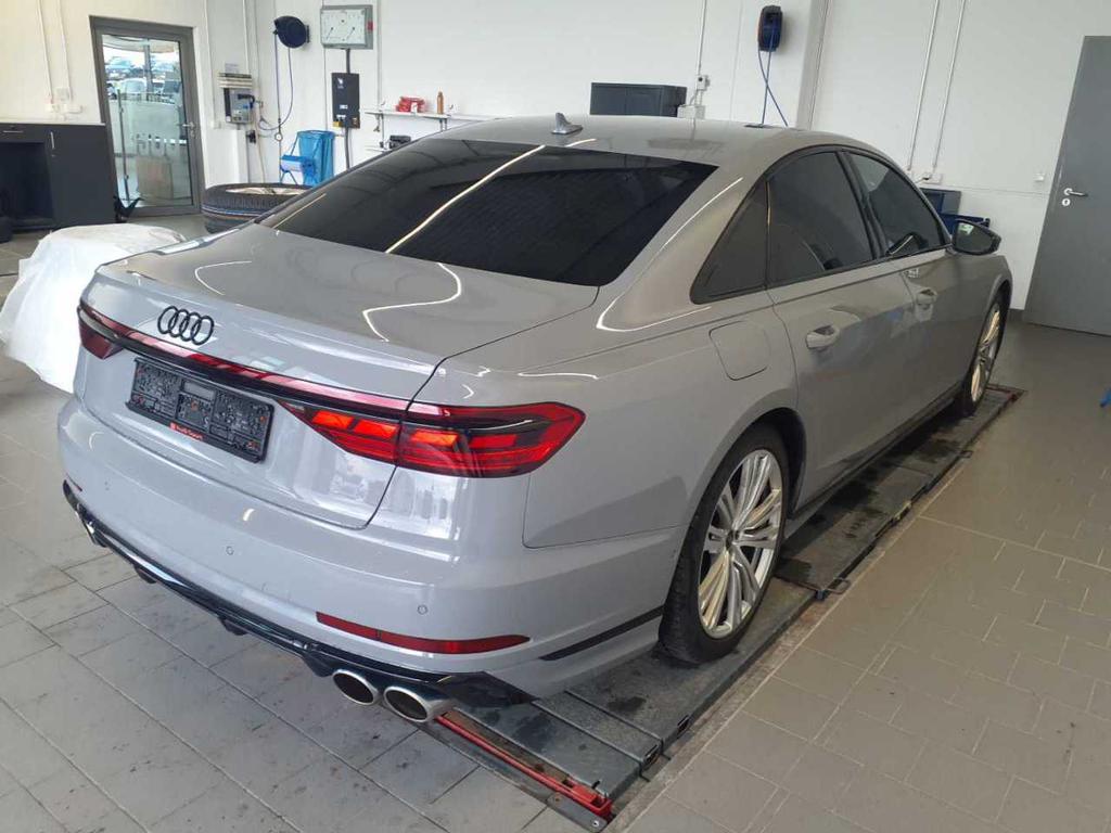 Audi S8 2023