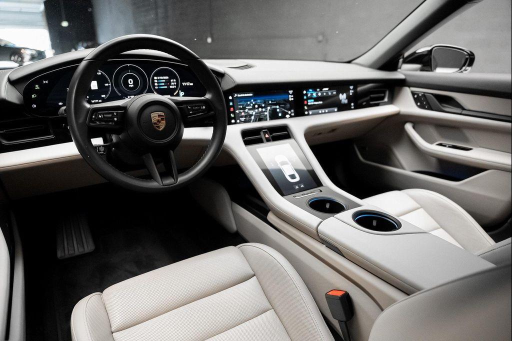 Porsche Taycan 2022