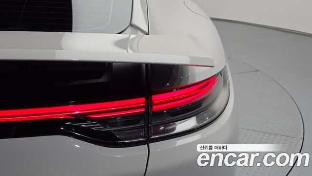 Porsche Panamera 2021