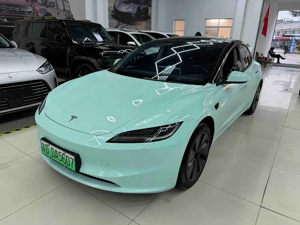 Tesla Model 3 2024