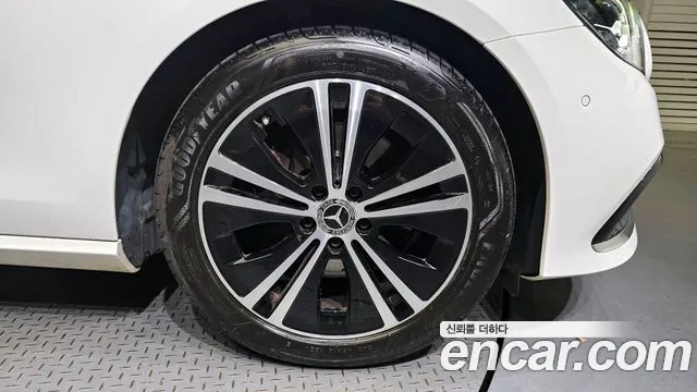 Mercedes-Benz E-Класс 2020