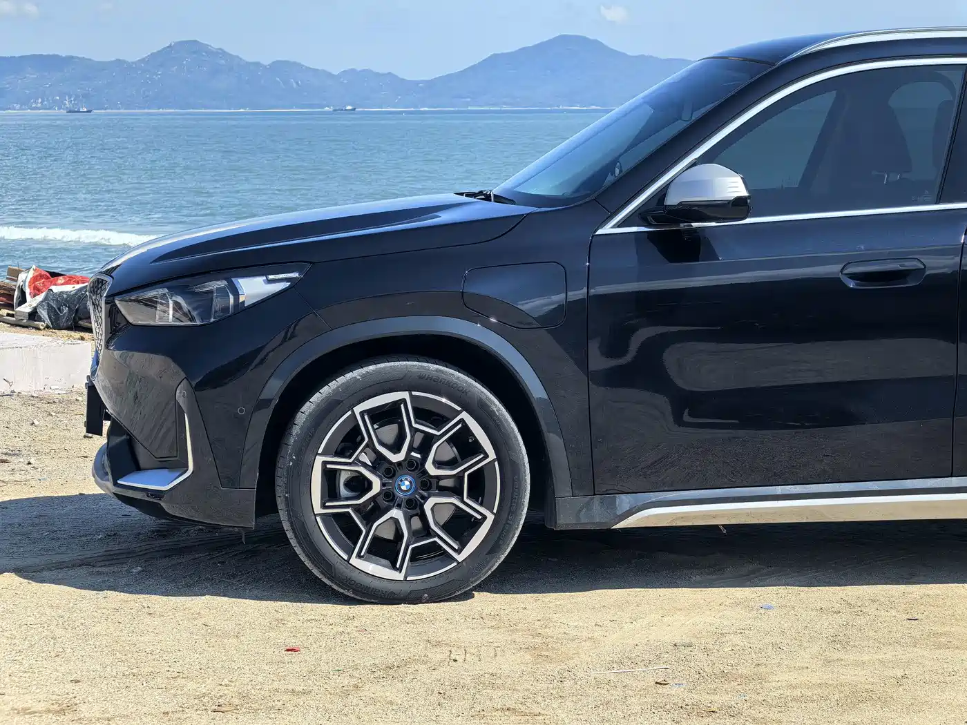 BMW iX1 2024