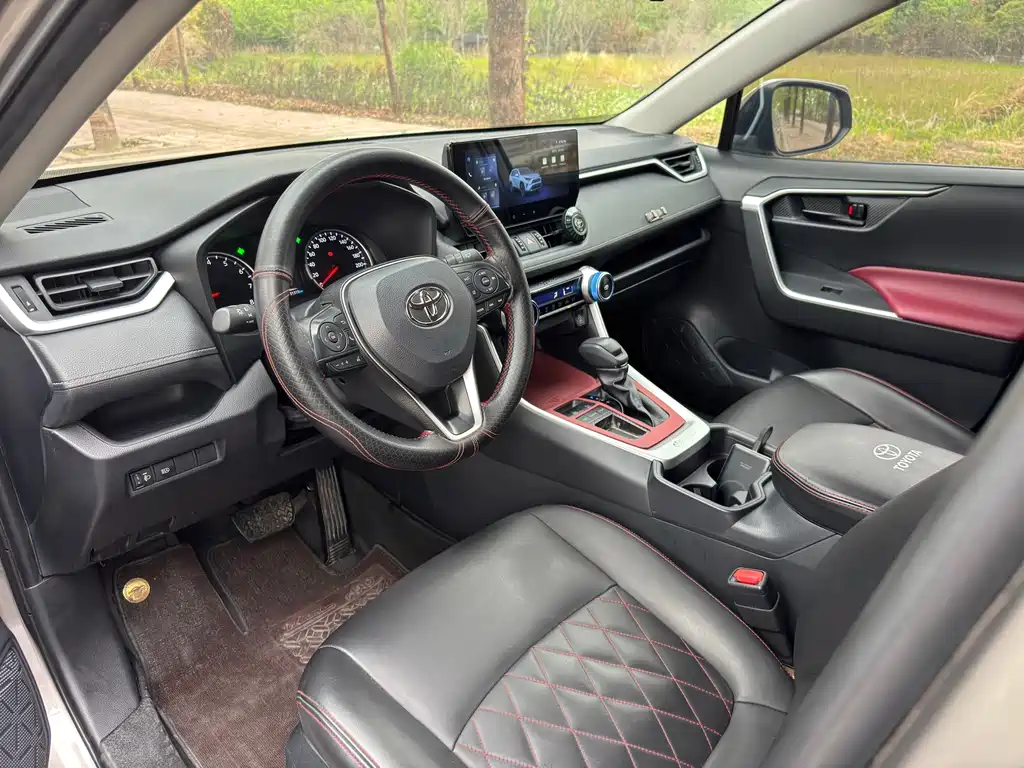 Toyota RAV4 2024
