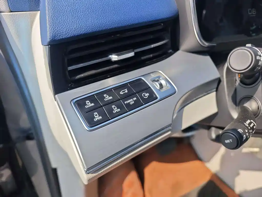 Roewe iMAX8 2021