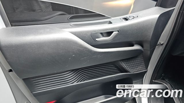 Hyundai Staria 2025