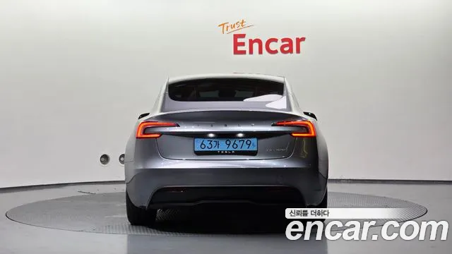 Tesla Model 3 2025