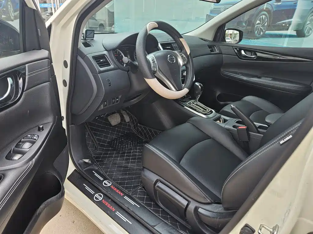Nissan Tiida 2023