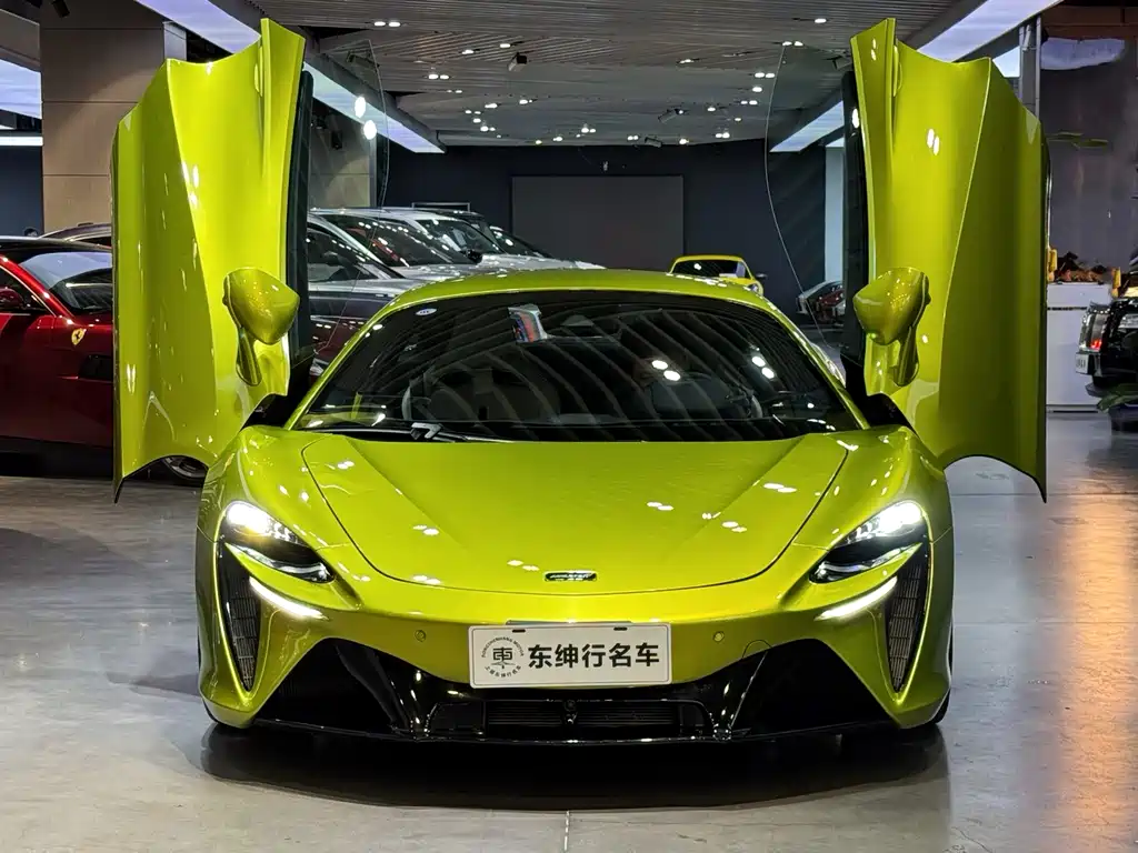 McLaren Artura 2023