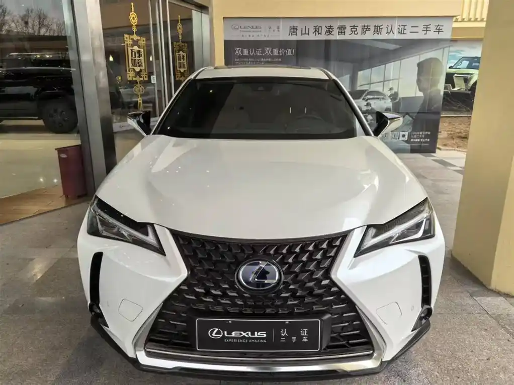 Lexus UX 2022