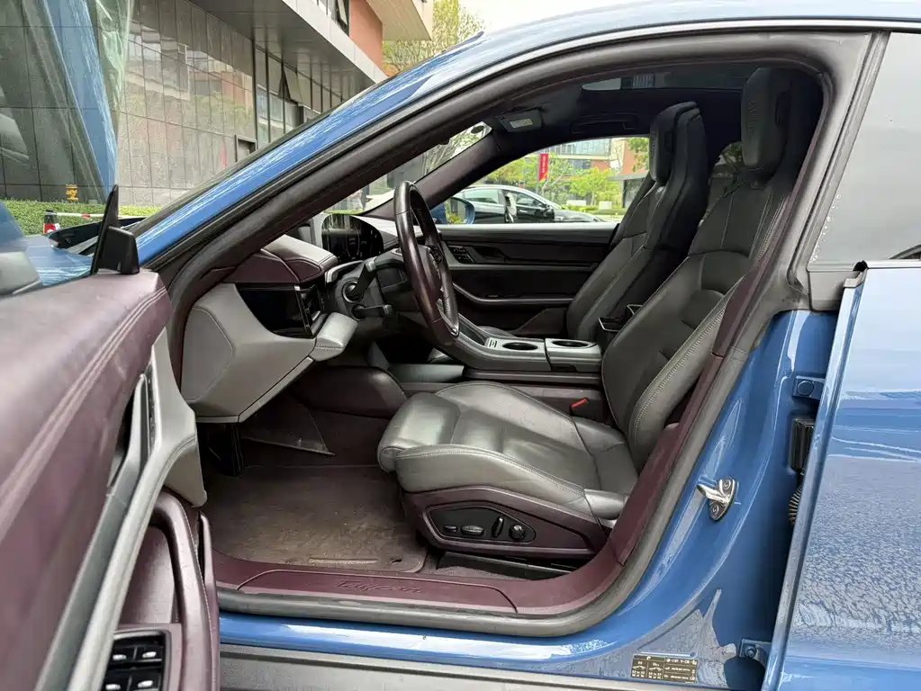 Porsche Taycan 2021