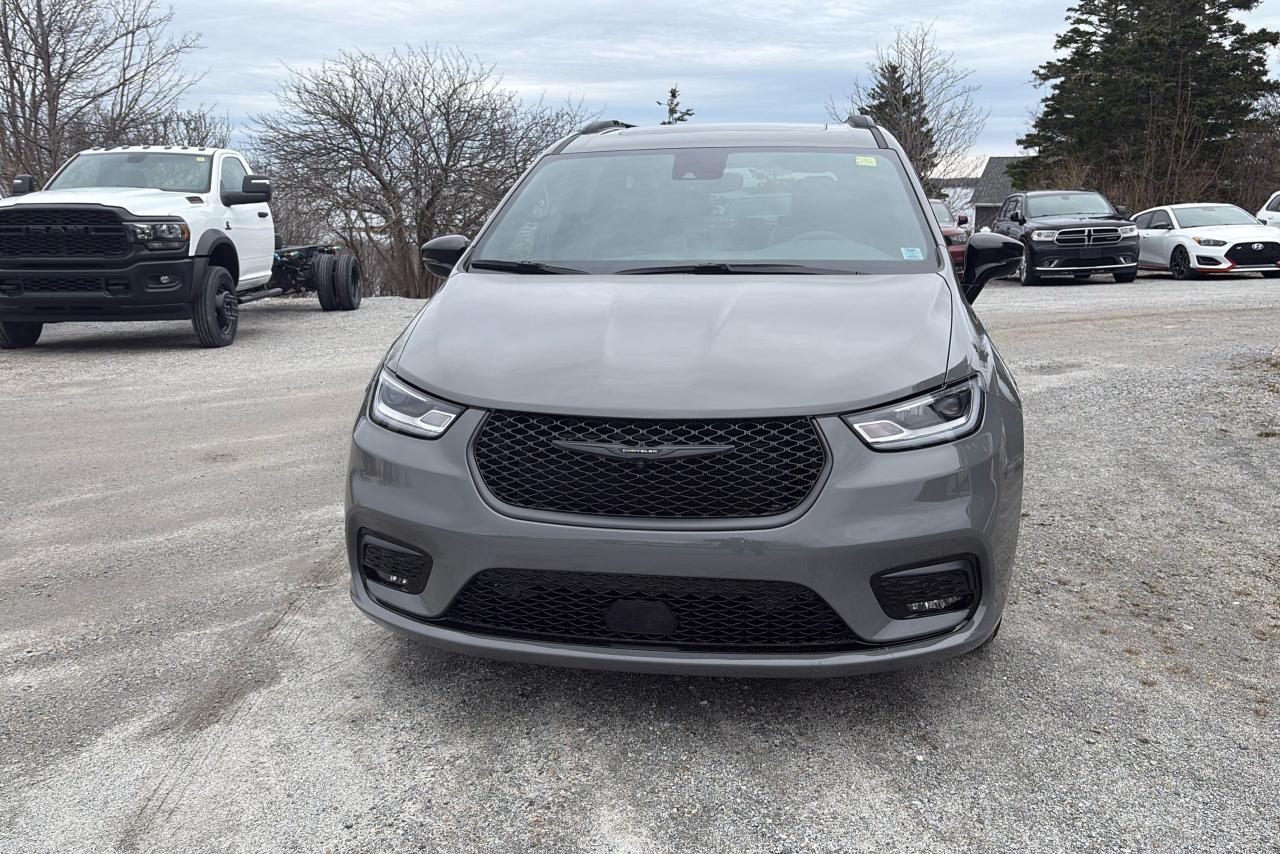 Chrysler Pacifica 2024