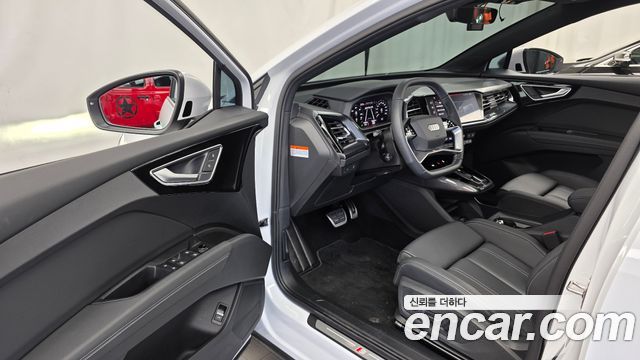 Audi Q4 e-tron 2025