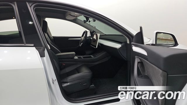 Tesla Model Y 2024