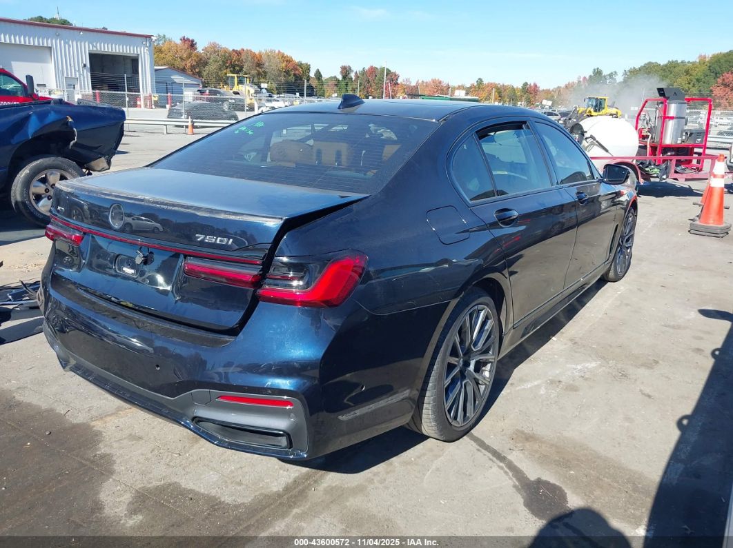 BMW 750 2022