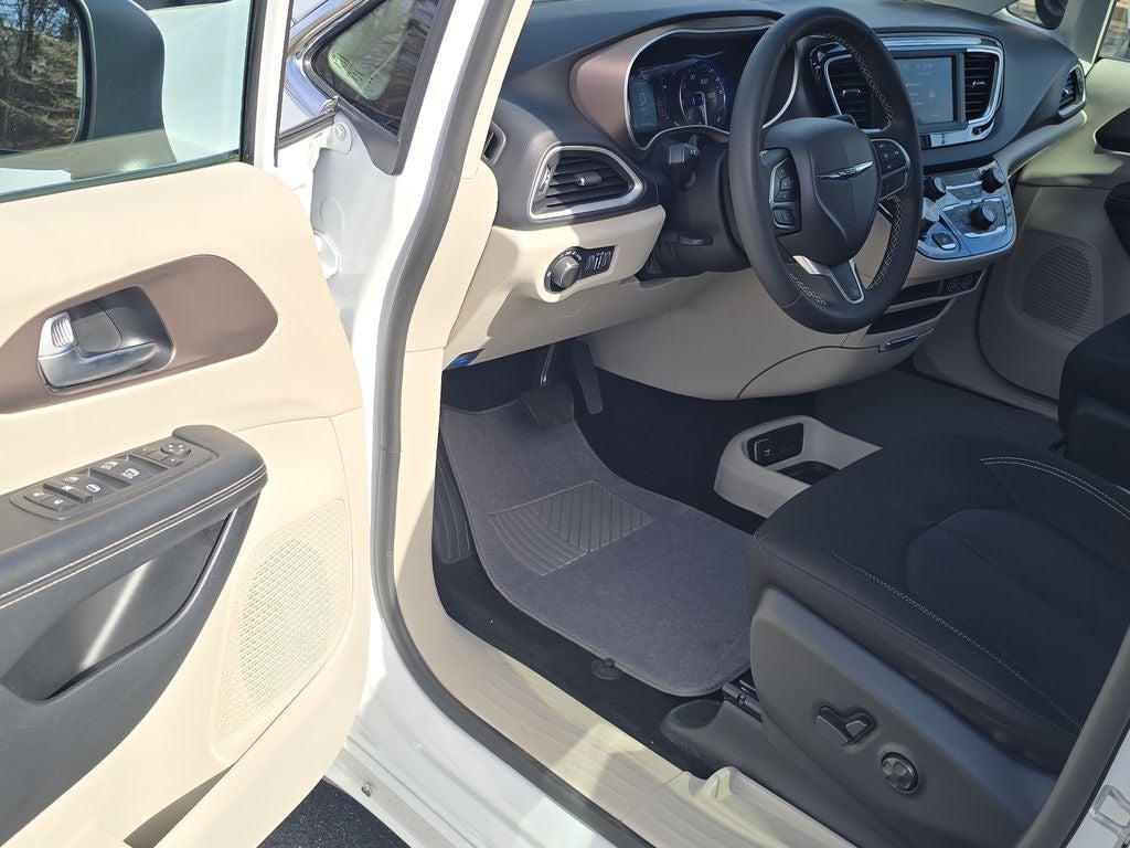 Chrysler Voyager 2023