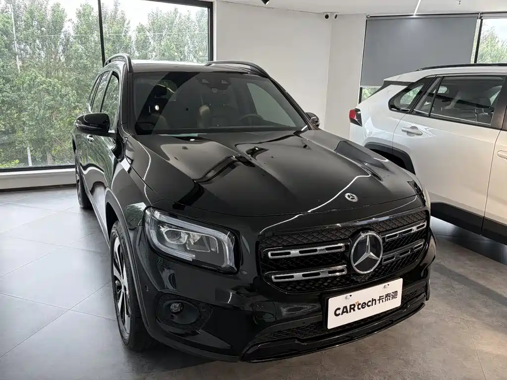 Mercedes-Benz GLB 2023