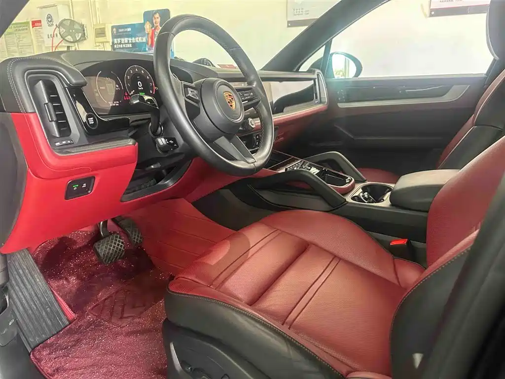 Porsche Cayenne 2024