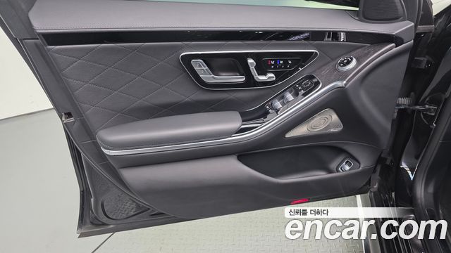 Mercedes-Benz S-Класс 2021