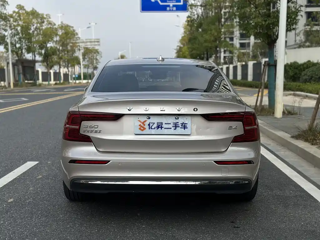 Volvo S60 2024