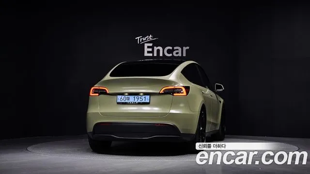 Tesla Model Y 2021