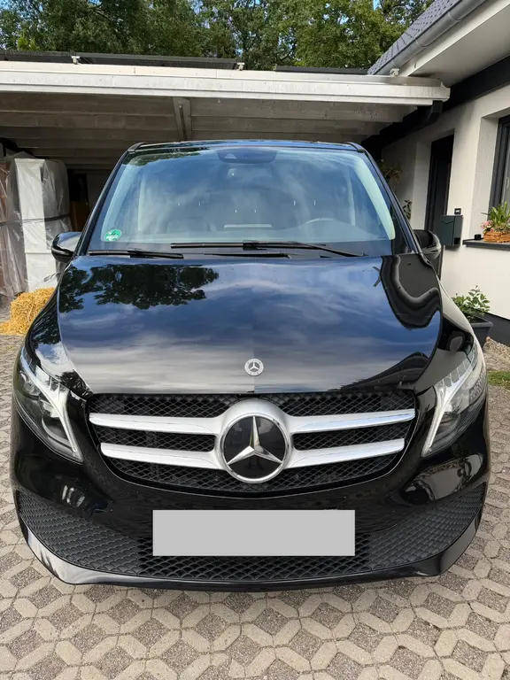 Mercedes-Benz V 300 2023