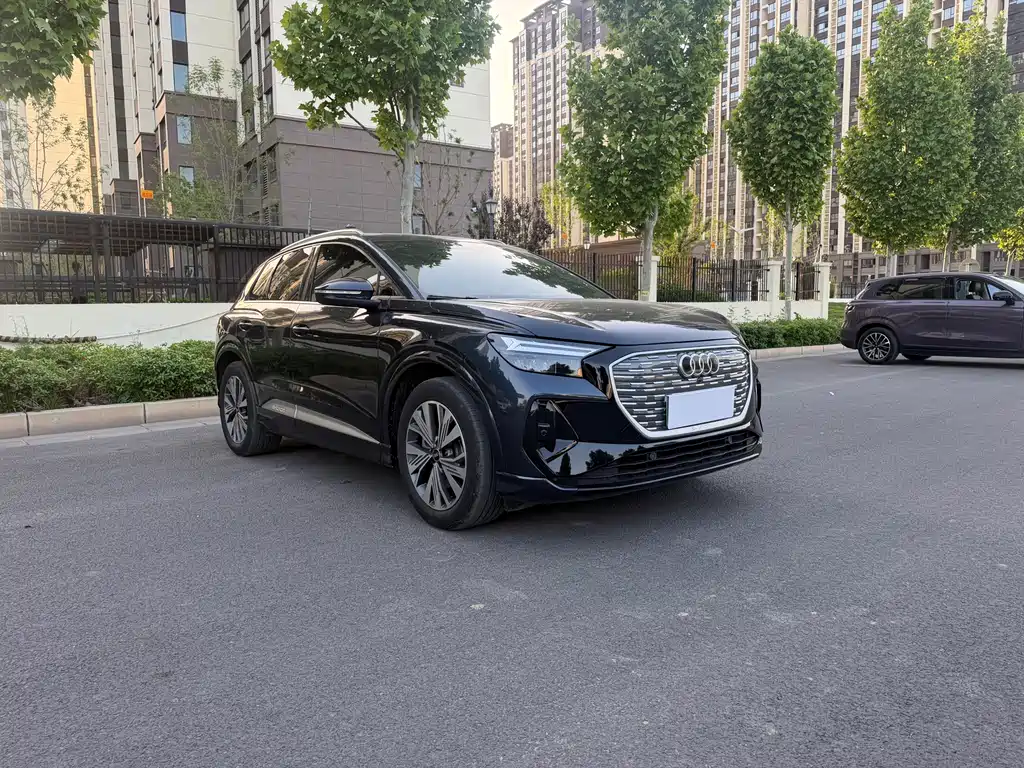 Audi Q4 e-tron 2023