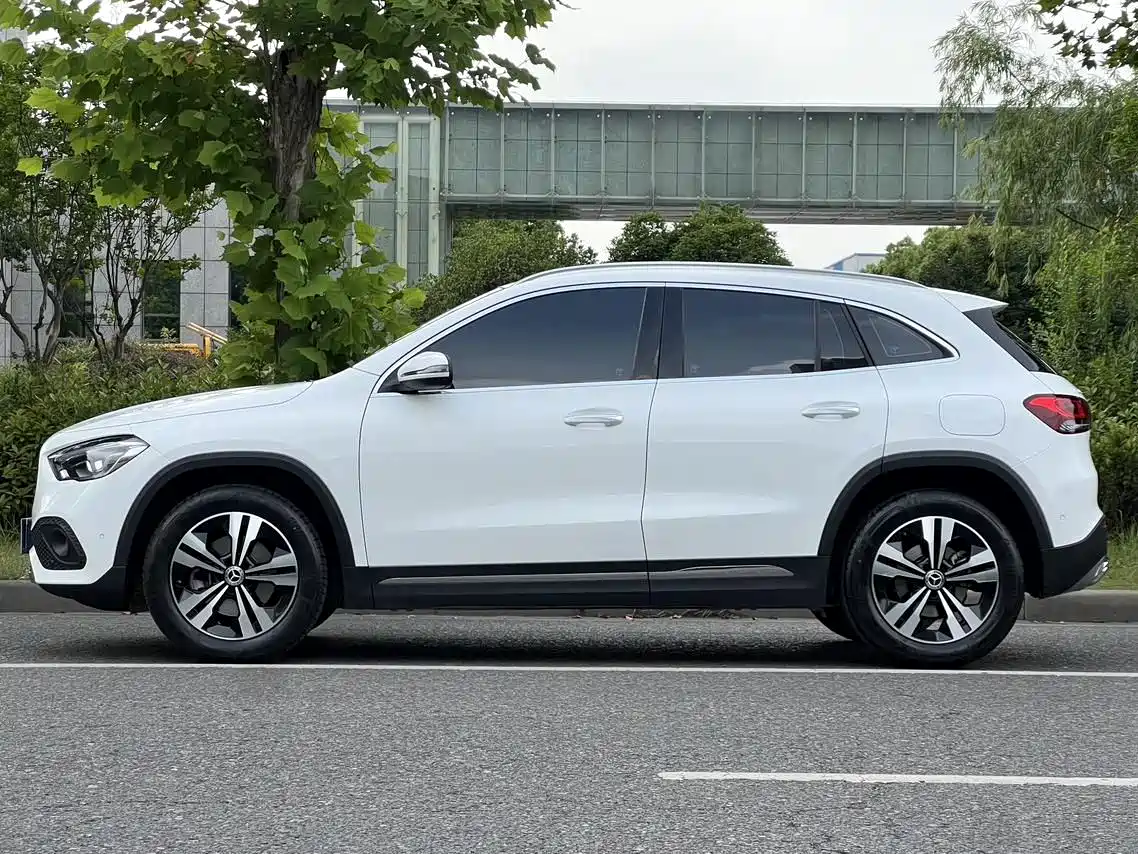 Mercedes-Benz GLA 2021