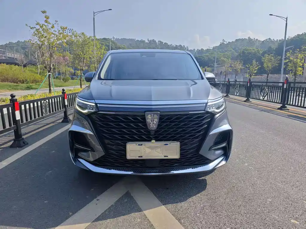 Roewe iMAX8 2021