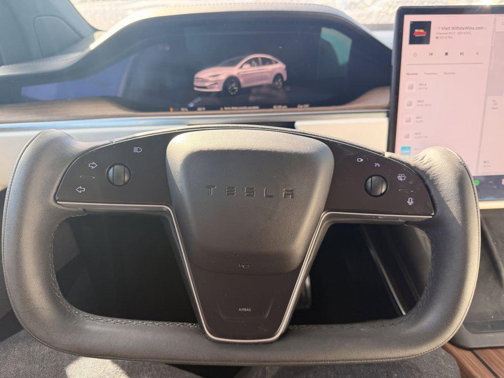 Tesla Model X 2022