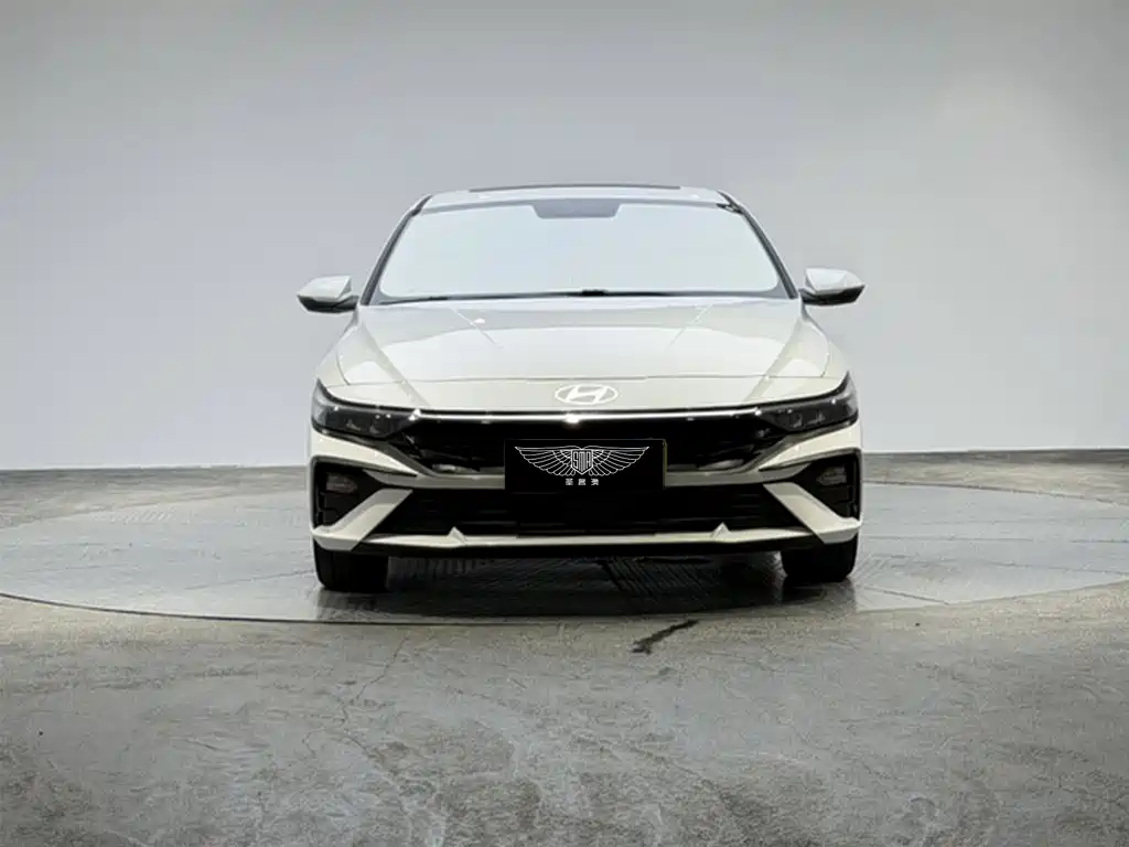 Hyundai Elantra 2025