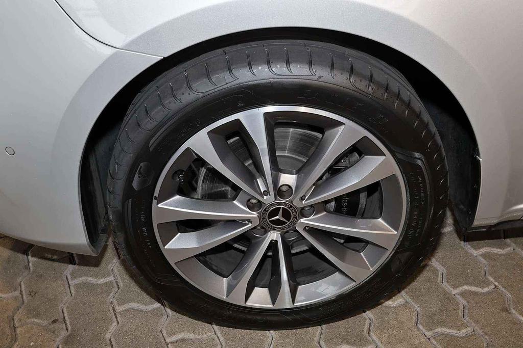 Mercedes-Benz V 300 2023