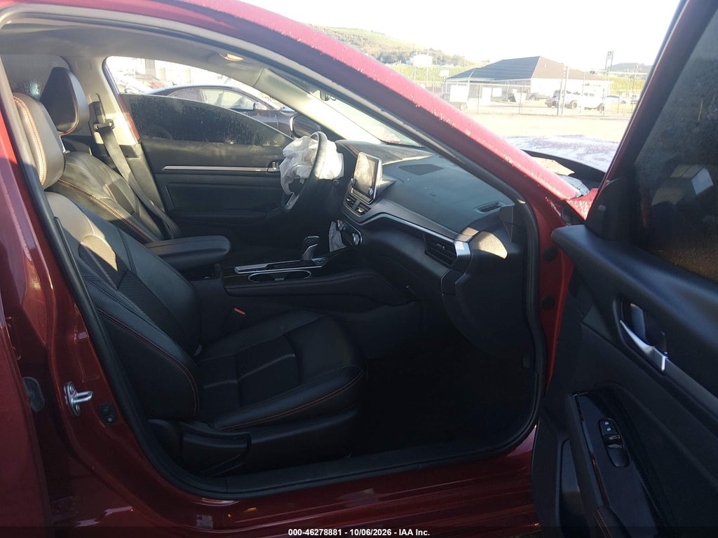 Nissan Altima 2025