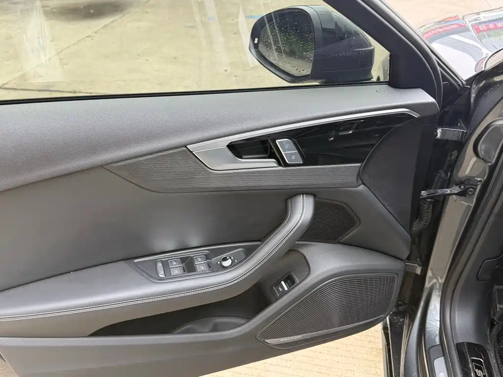 Audi A4 2024