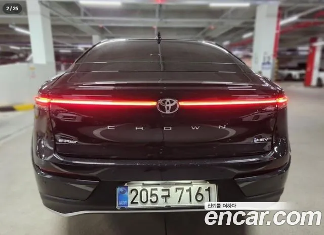 Toyota Crown 2025