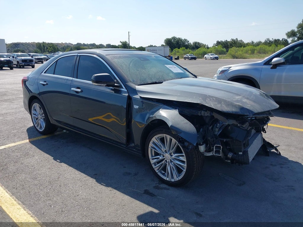 Cadillac CT4 2026