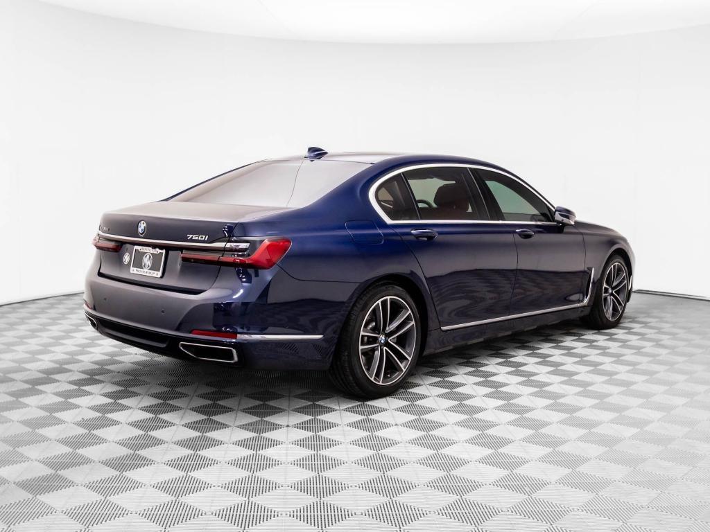 BMW 750 2022