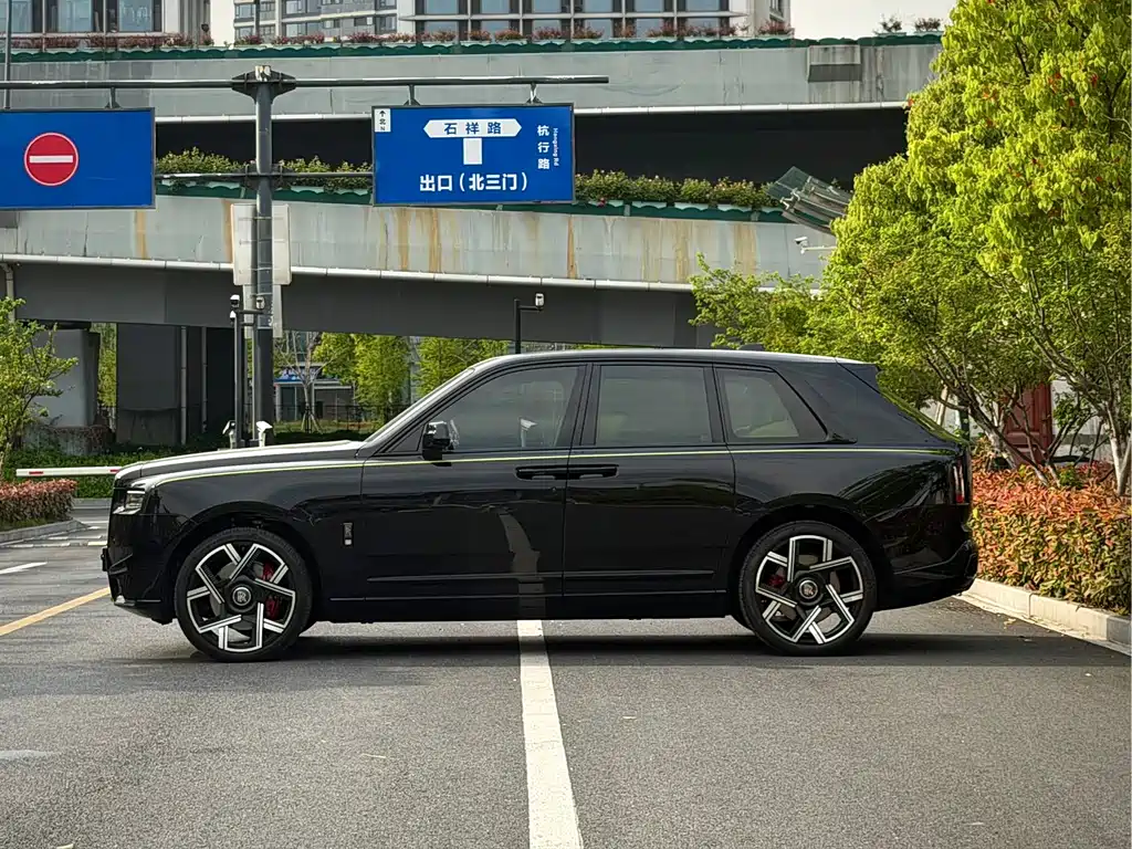 Rolls-Royce Cullinan 2025